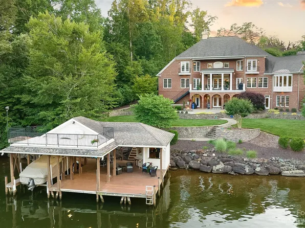 324 Shagbark Ct, Mount Gilead, NC 27306