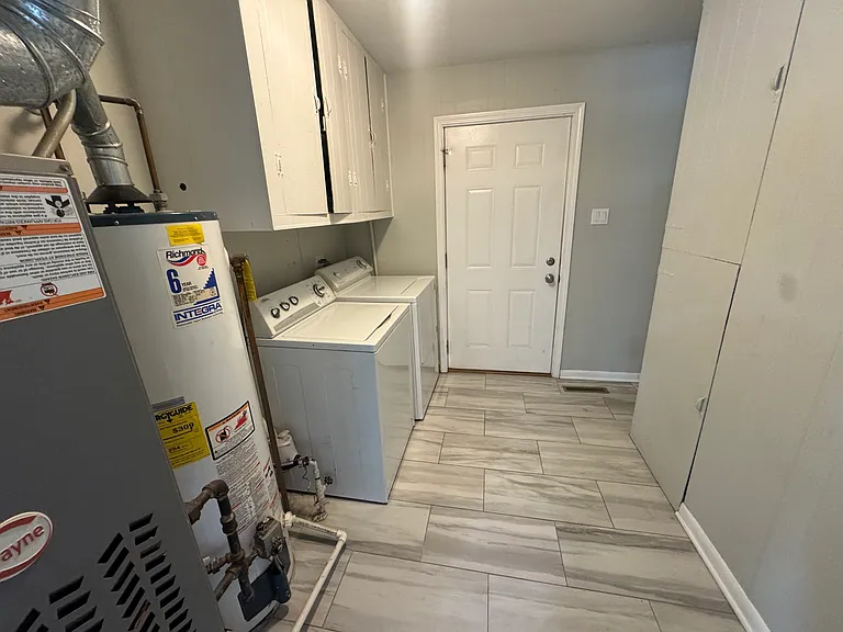 820 Park Ave — Photo 15