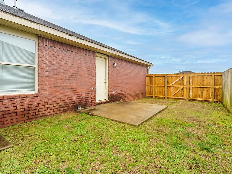 417 E Southern Trace Dr — Photo 14