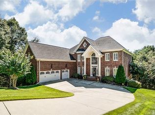 420 Danbury Ln, Tega Cay, SC 29708