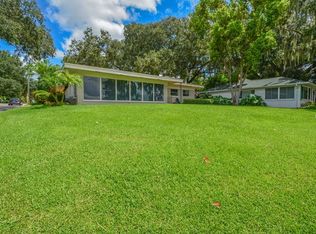 1299 N Lake Howard Dr, Winter Haven, FL 33881