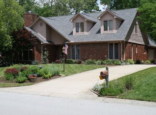 8407 Twin Pointe Cir, Indianapolis, IN