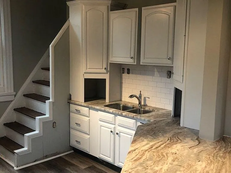 855 Ridgeway Ave — Photo 4