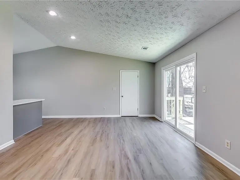 6627 Bent Creek Dr — Photo 13