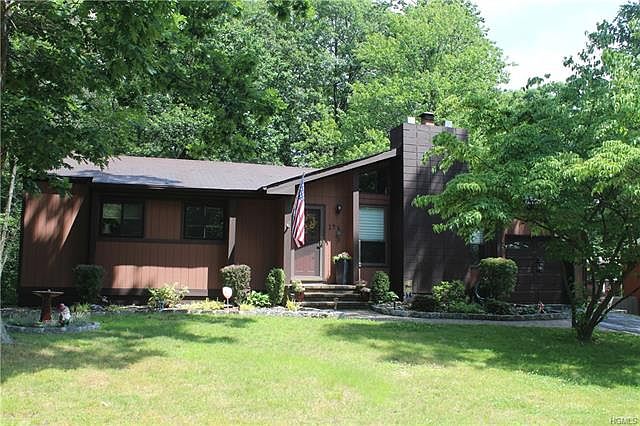 1st image of 19 Rockwood Dr