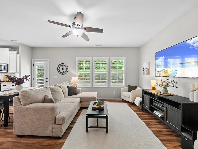 919 Award St — Photo 16
