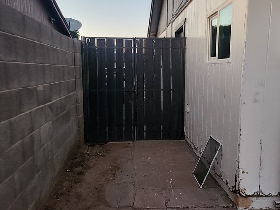 3rd image of 7403 W Sells Dr