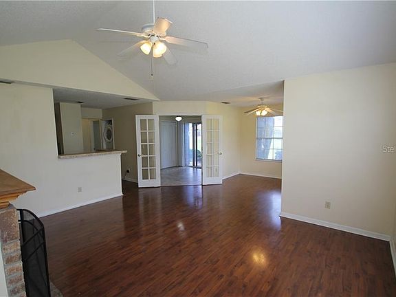 5th image of 947 Bird Bay Ct APT 105