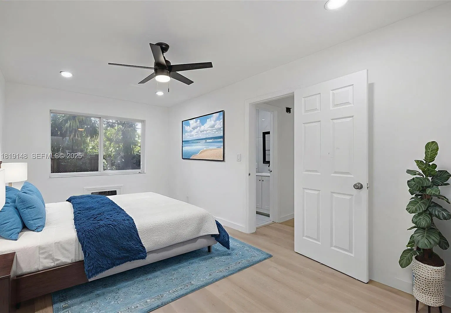 2 bed, 750 sqft, $2,200 — Photo 1