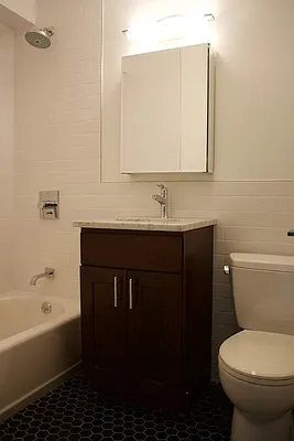 Rented by Luxury Property Group | media 10