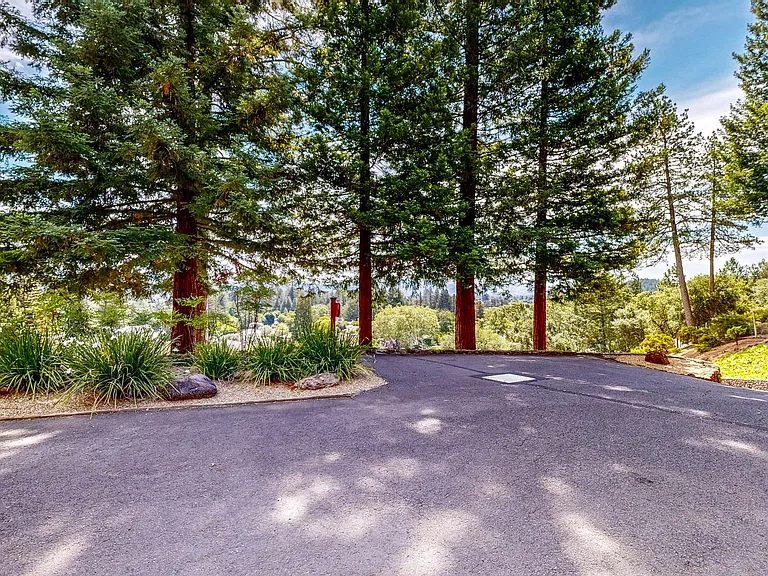 1600 Sylvaner Ave — Photo 23