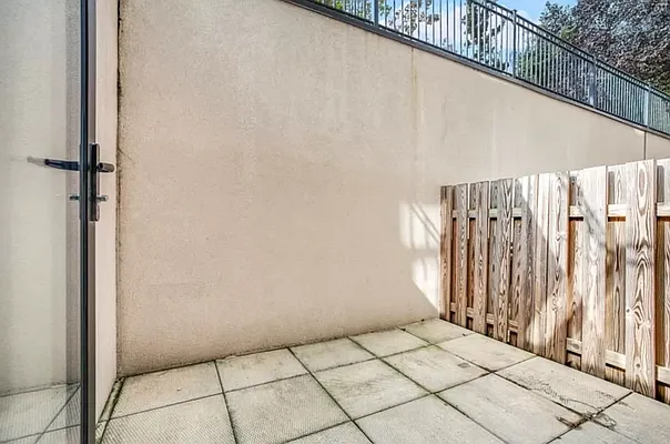 Rented by Compass | media 27