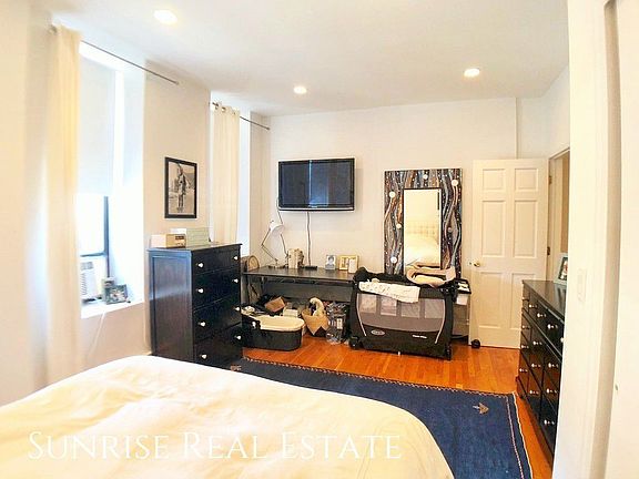 4th image of 739 Union St APT 4