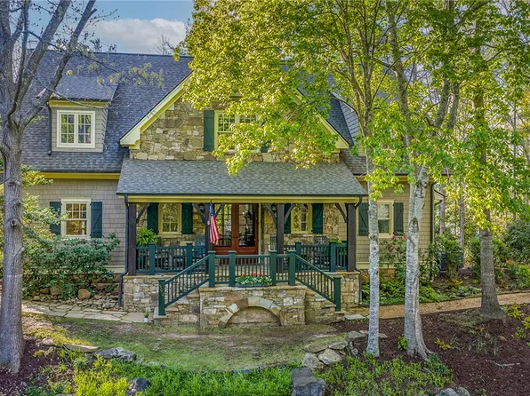 502 Wind Flower Dr, Sunset, SC 29685