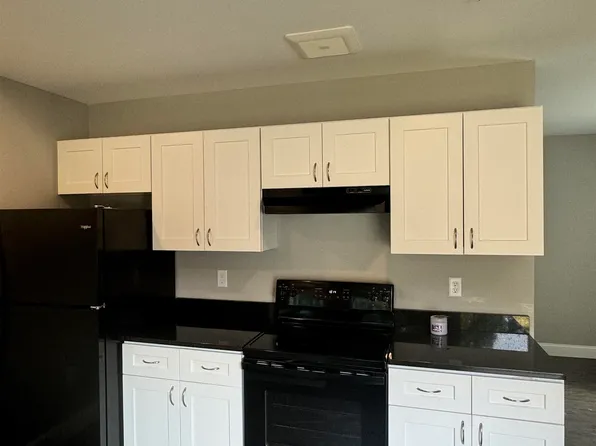 50 Monarch Way #102, Portsmouth, NH 03801