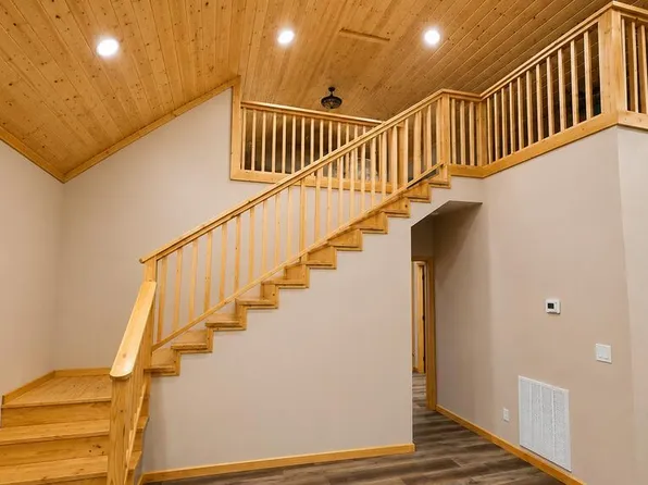 140 Woodchip Ln, Byrdstown, TN 38549