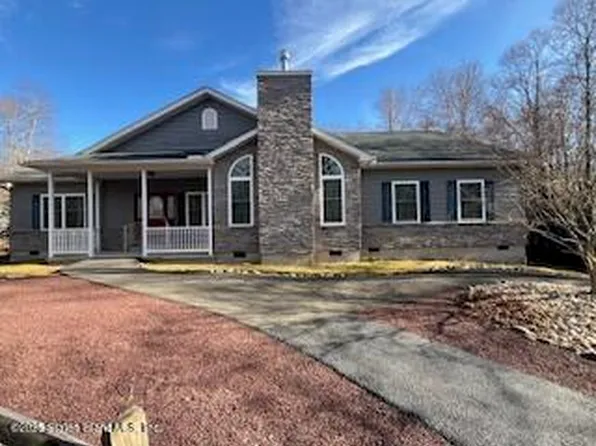 102 Lehigh Ln, Gouldsboro, PA 18424