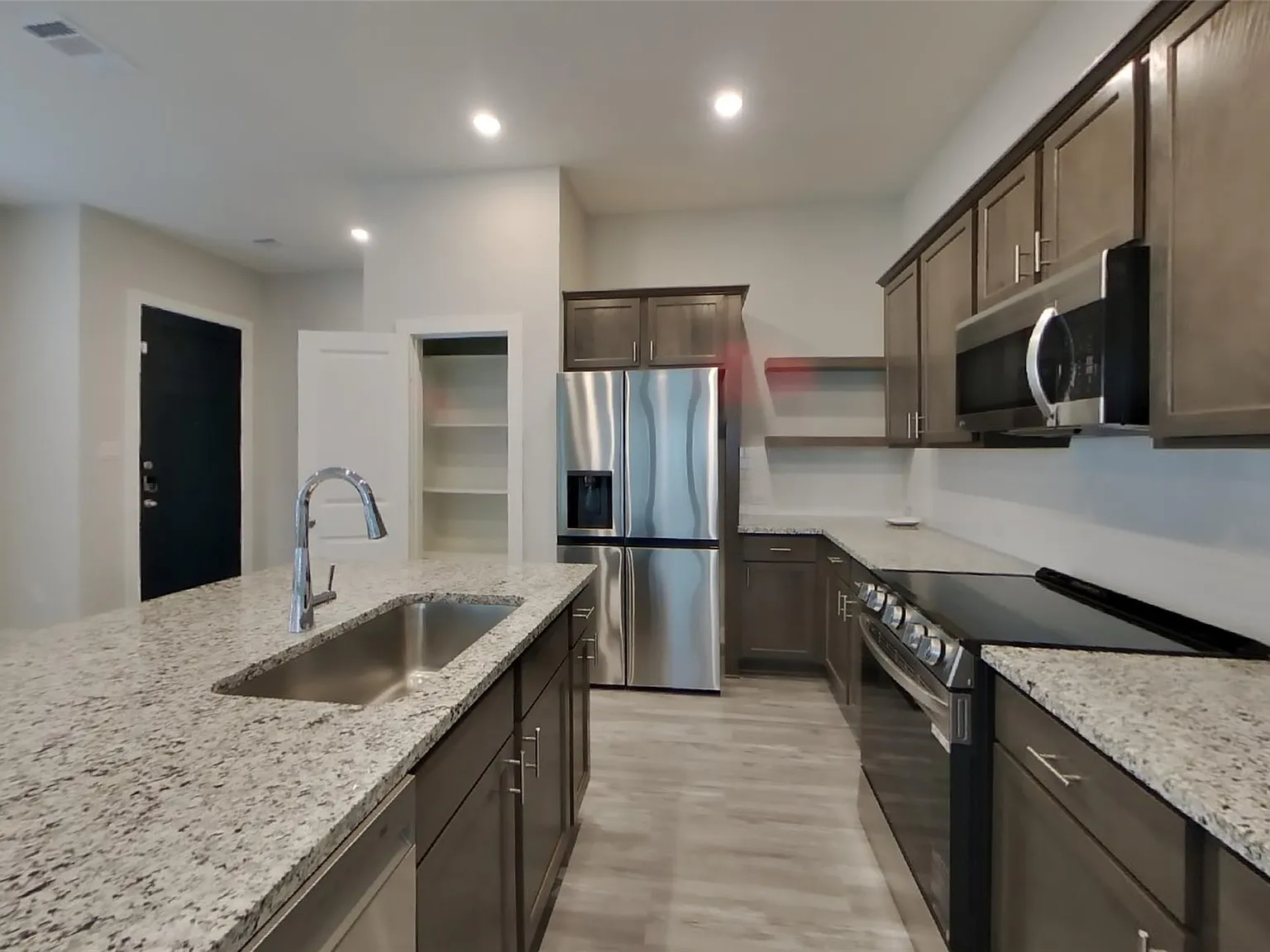 3 bed, 2.5 bath, 1667 sqft, $2,499 — Photo 4