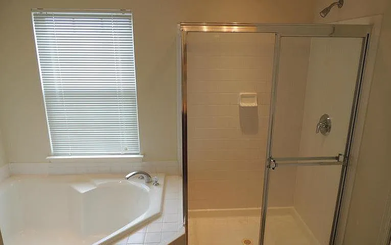 1124 Hampton St — Photo 13