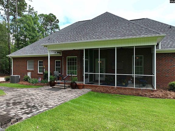 4th image of 281 Edgewater Dr