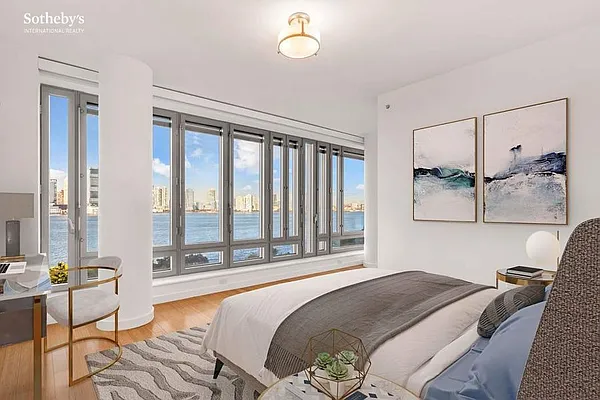 Sold by Sotheby's International Realty | media 6