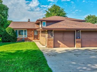 912 W McKinley Rd, Ottawa, IL 61350