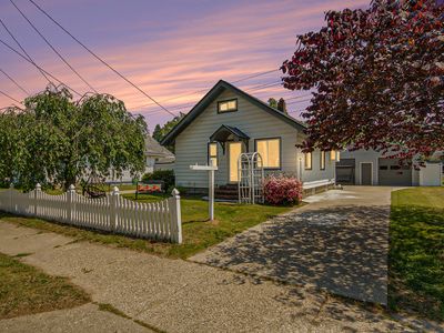 4904 Walton Ave SW, Wyoming, MI, 49548