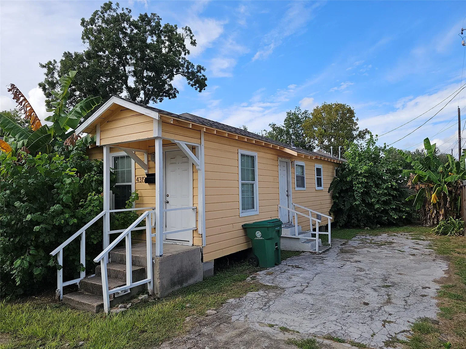 1 bed, 1.0 bath, 1040 sqft, $900 — Photo 1