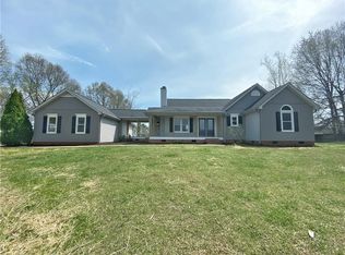 124 Rochester Ct, Easley, SC 29640