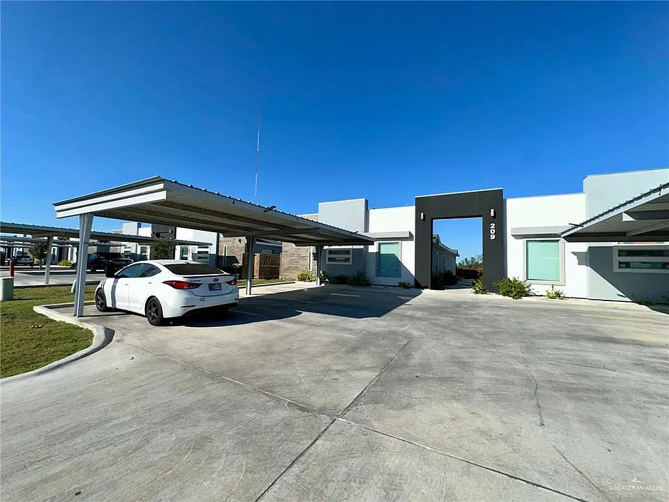 204 Helena Ave #2