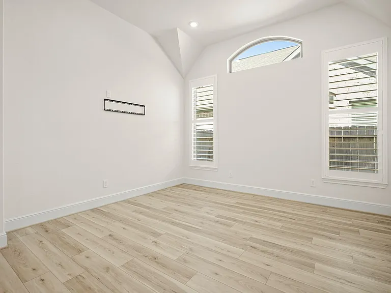 929 Wormwood Dr — Photo 23