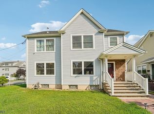 97 Lester St, Wallington, NJ 07057