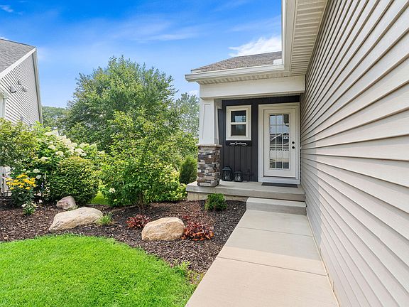 3rd image of 13683 Legends View Ct Unit 18
