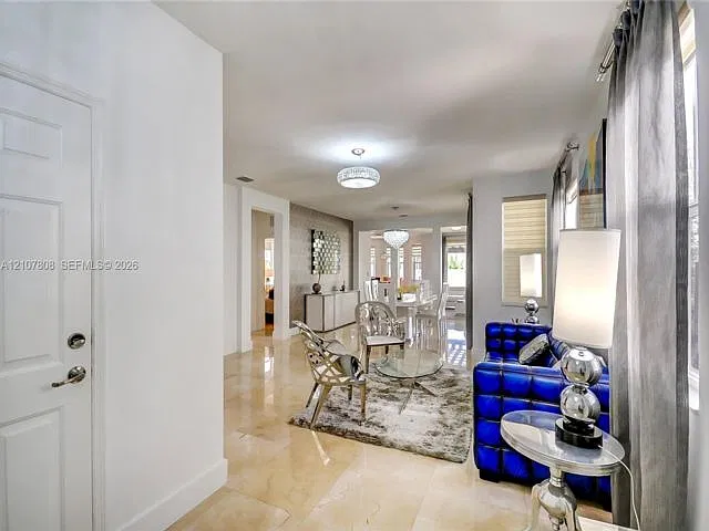 5 bed, 5.0 bath, $8,000 — Photo 3