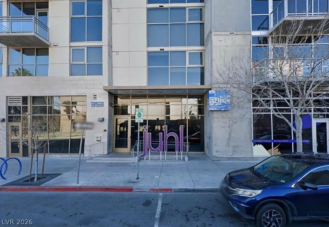 Studio, 1.0 bath, 610 sqft, $1,999 — Photo 3