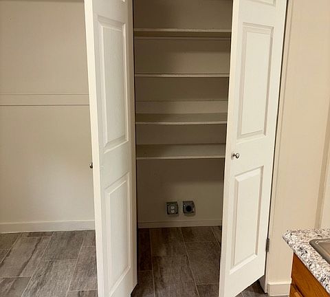 5th image of 63 Franklin Ave APT 3