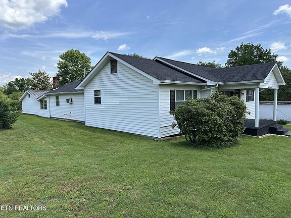 4th image of 392 Tedder St