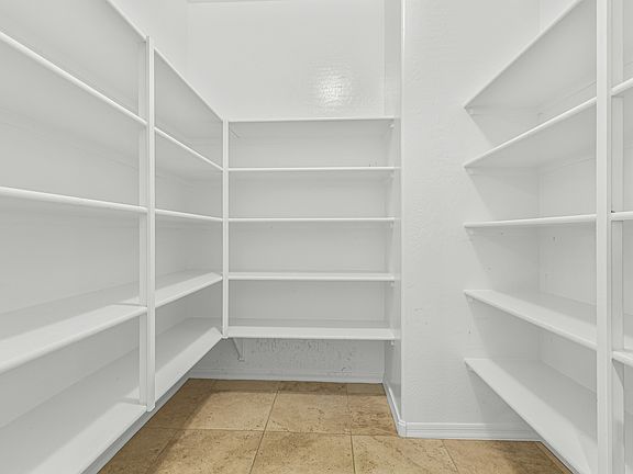 5th image of 4878 S Fresno St