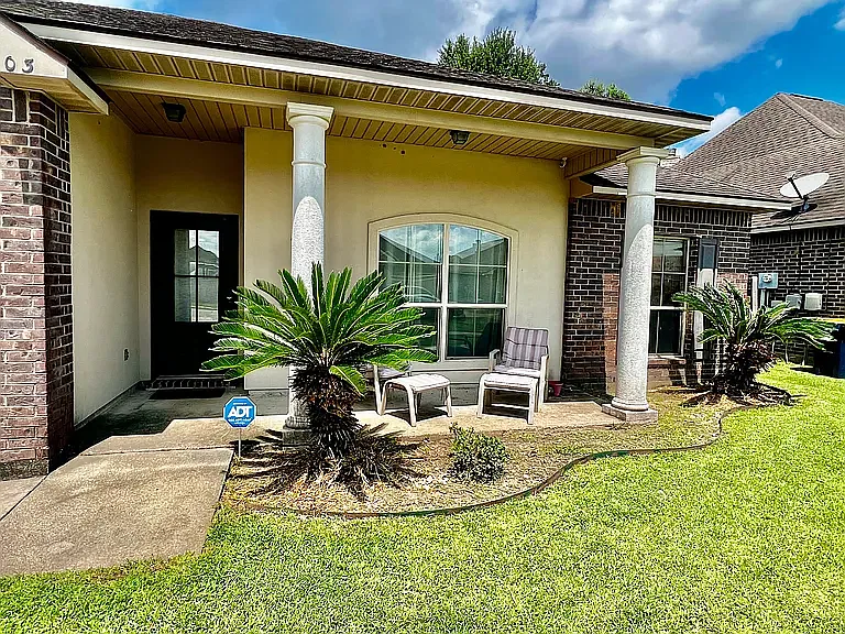 3 bed, 1829 sqft, $650 — Photo 2