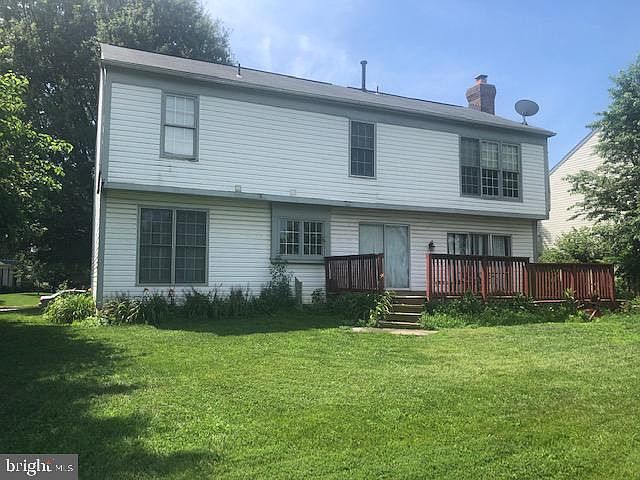 2nd image of 114 Stoneledge Pl NE