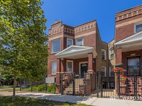 3656 W Shakespeare Ave, Chicago, IL