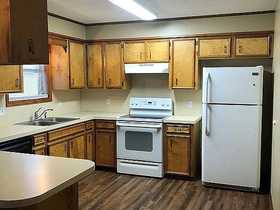 Plenty of Cabinets