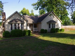 7 Woodhaven Dr, Sikeston, MO 63801