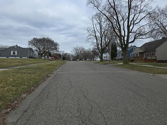 4th image of 317 Buckingham Ave