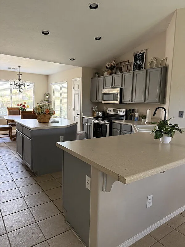 3 bed, 2.5 bath, 1840 sqft, $2,495 — Photo 4
