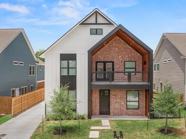 305 Live Oak St, College Station, TX 77840