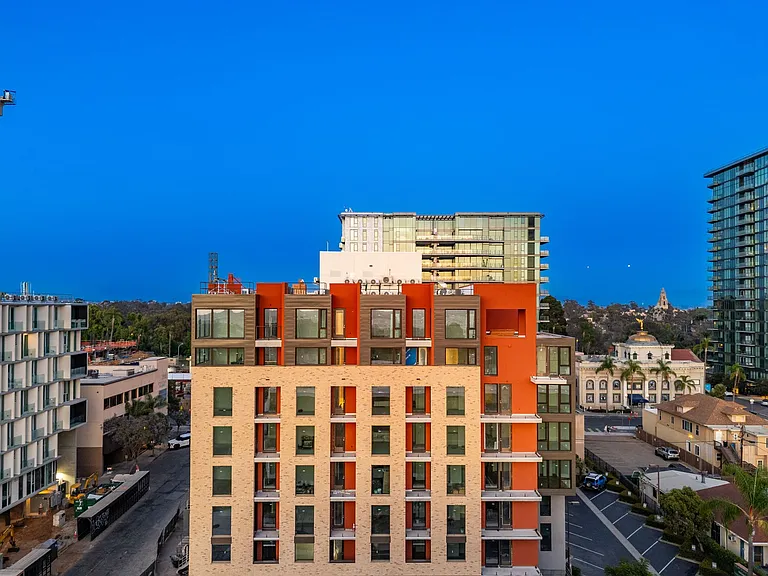 4th + Palm — Photo 9