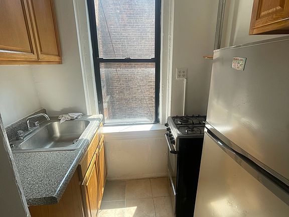 5th image of 517 W 161st St APT 57