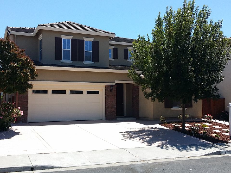 1st image of 7 Ironhorse Dr