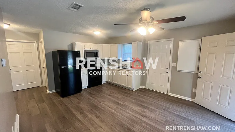 3 bed, 2.0 bath, 1080 sqft, $1,250 — Photo 2